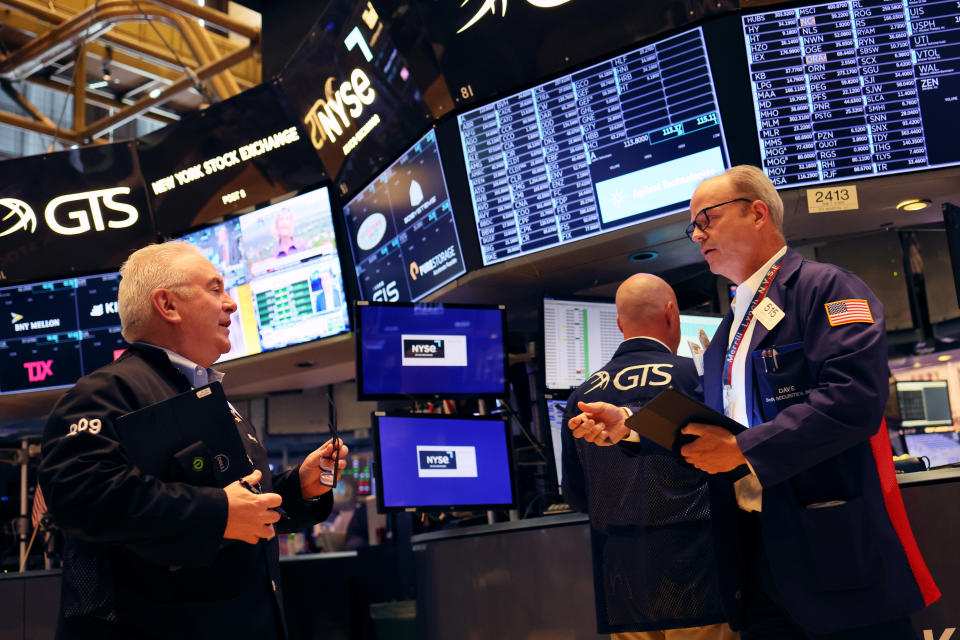 NEW YORK, NEW YORK - JUNE 23:  Traders work on the floor of the New York Stock Exchange during morning trading on June 23, 2022 in New York City. Stocks opened on a positive note this morning after ending lower yesterday ahead of today's testimony by Federal Reserve Chairman Jerome Powell before a House panel to discuss the state of inflation in the United States. (Photo by Michael M. Santiago/Getty Images)