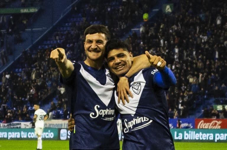 Francisco Pizzini y Claudio Aquino, los rostros de la felicidad en Vélez después de la goleada ante Talleres por 3-0
