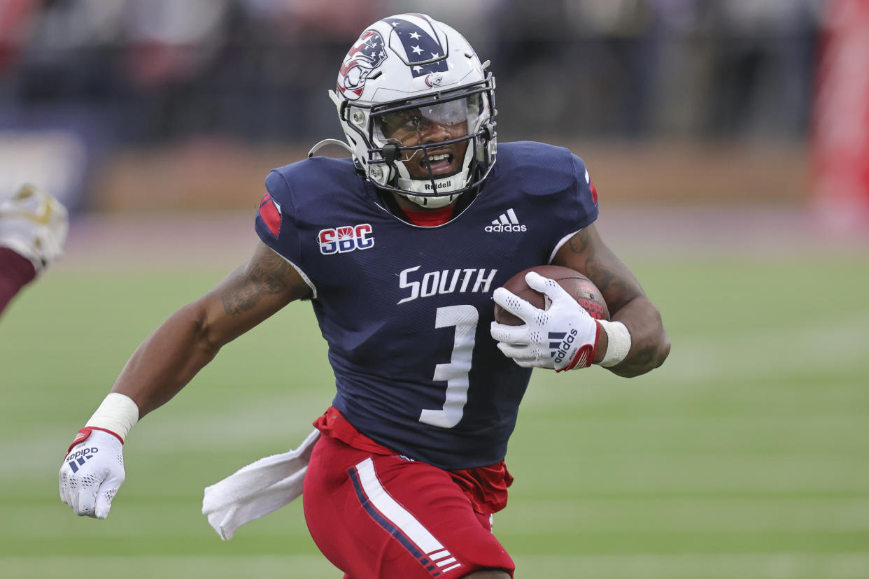 MOBILE, AL - NOVEMBER 12: South Alabama Jaguars running back La'Damian Webb (3) runs the ball during a college football game between the Texas State Bobcats and the South Alabama Jaguars on November 12, 2022, at Hancock-Whitney Stadium, in Mobile, Alabama. (Photo by Bobby McDuffie/Icon Sportswire via Getty Images)