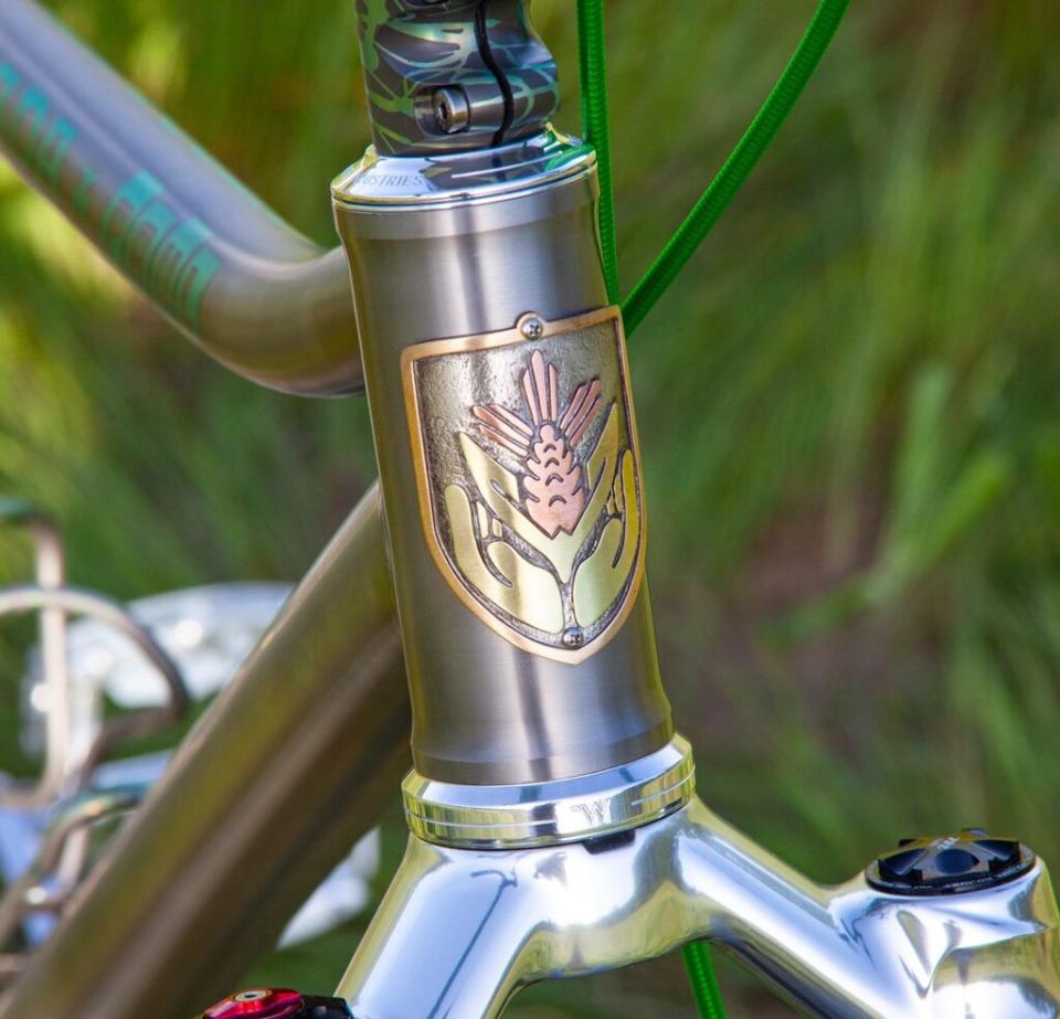 Paul Comp Sierra Roamer Custom Bike Jen Green HeadBadge