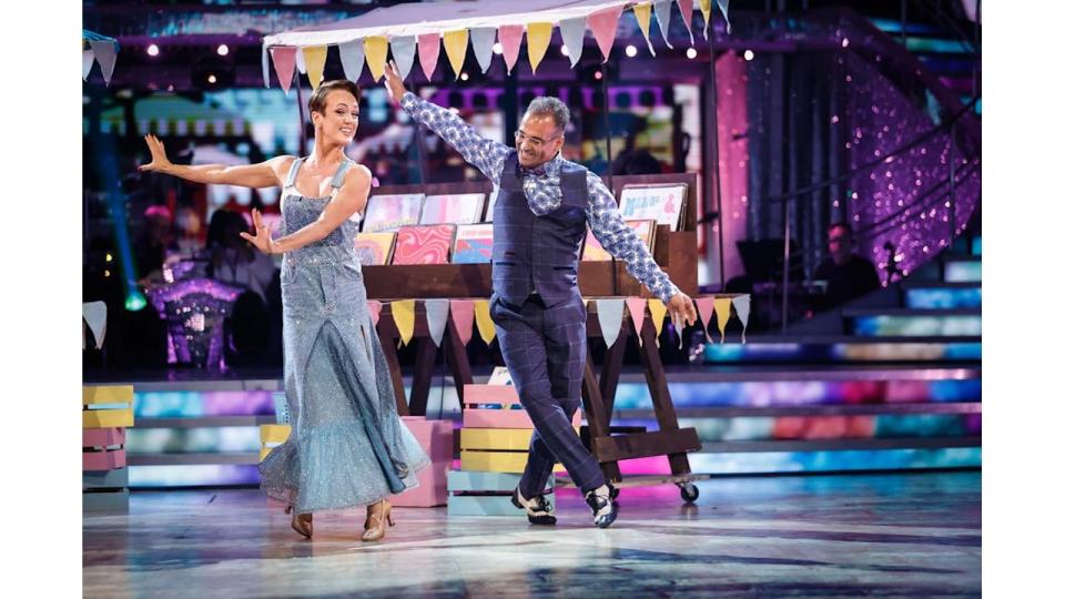 Lauren Oakley and Krishnan Guru-Murthy dancing a foxtrot