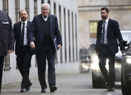 Christian Social Union (CSU) leader Horst Seehofer arrives for exploratory talks at the German Parliamentary Society about forming a new coalition government in Berlin, Germany, November 16, 2017. REUTERS/Axel Schmidt