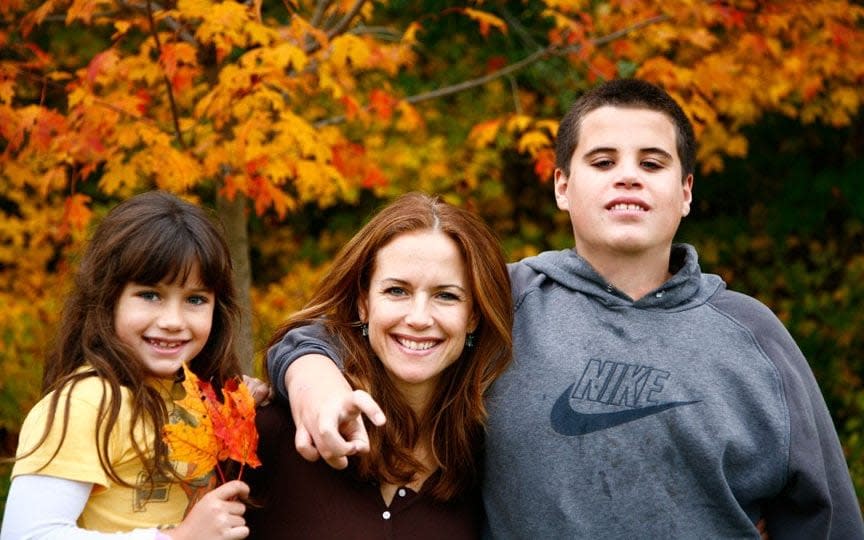 Kelly Preston with her daughter Ella Bleu and son Jett -  AP