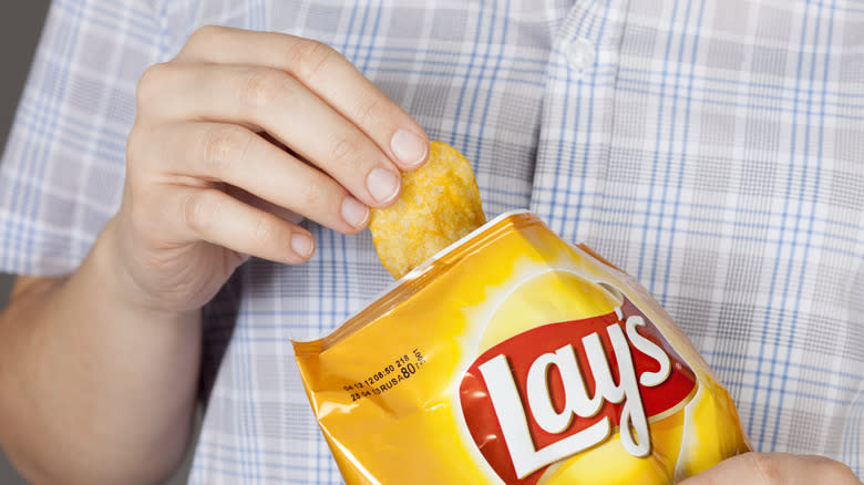 Mashed Exclusive Poll Uncovers Fans' Favorite Brand Of Potato Chips - Yahoo Life
