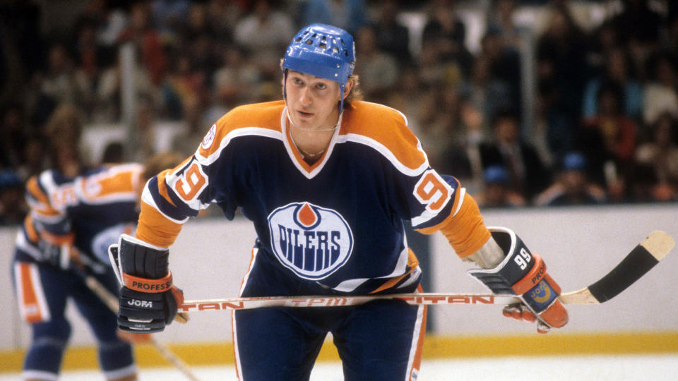 Wayne Gretzky won the Hart Trophy in his first NHL season.  (Photo by B Bennett/Getty Images) 