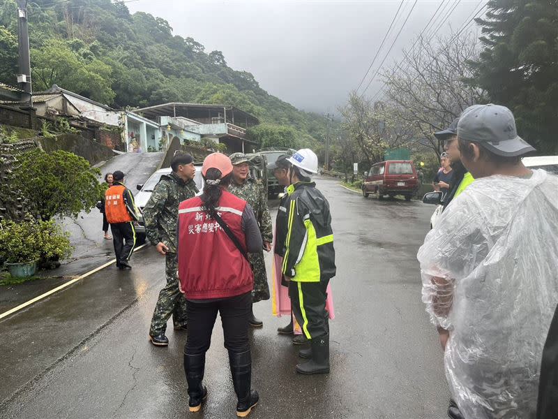 三芝八賢里預防性撤離。（圖／翻攝畫面）