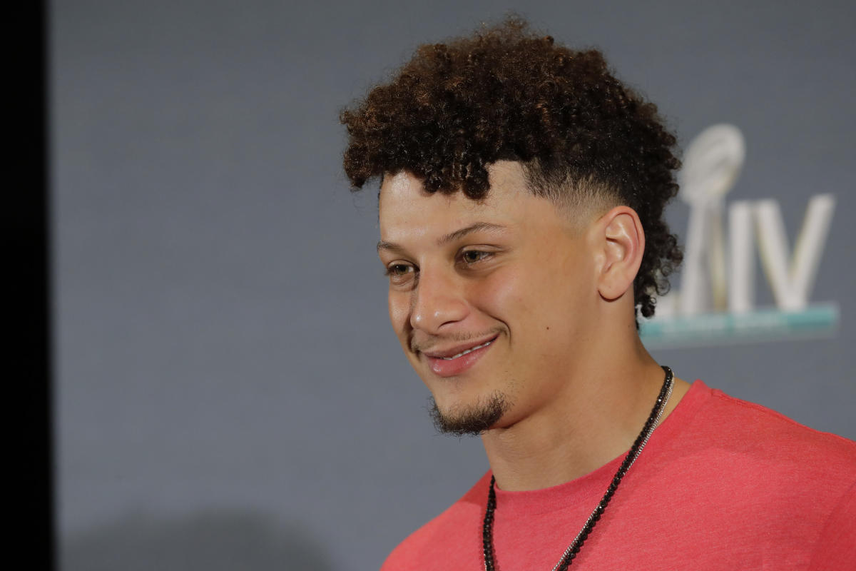 Super Bowl Champ Patrick Mahomes Inks NFL-Record Extension Worth $503  Million – Deadline