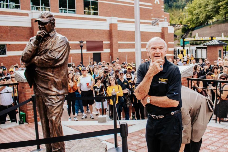In 2021, Appalachian State dedicated a statue by its football stadium to former Appalachian State coach Jerry Moore. Moore was on hand and struck the statue’s pose for photographers.
