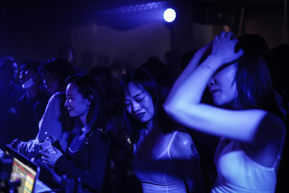 El control de los aforos en Wuhan ya ha quedado atrás y en las pistas de baile se pueden juntar muchas personas. (Photo by Getty Images)