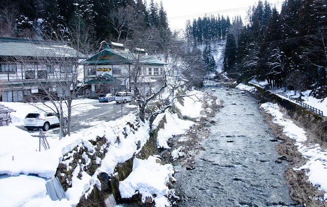 西山溫泉 旅館中の湯，很傳統的日式溫泉旅館，這一代很少觀光客會抵達，更別說是外國觀光客