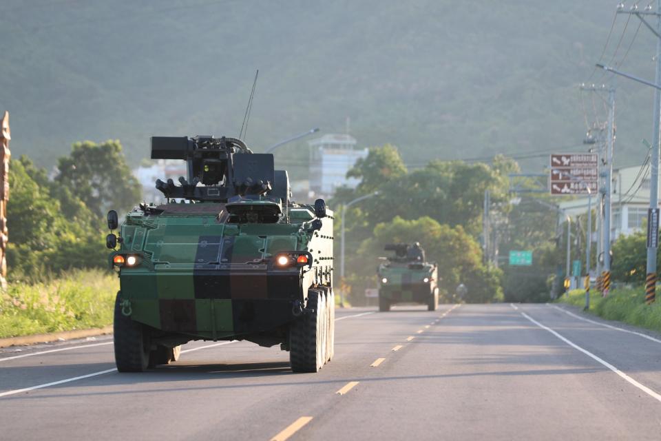 陸軍機步333旅雲豹輪型裝甲車於2021.7.14自力機動進訓，開往恆春三軍聯訓基地。軍聞社。