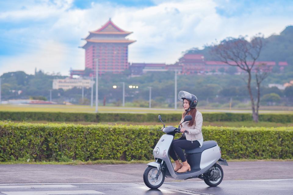 電動自行車即將領牌管控  騎ShineBobe安全有保障.jpg