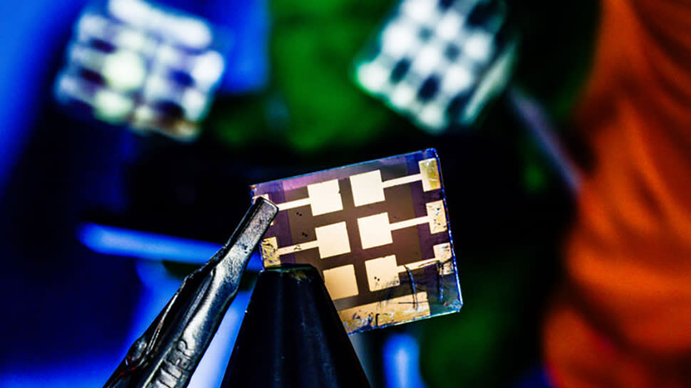  Perovskite LEDs. 