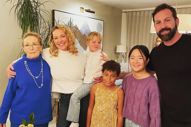 <p>Katherine Heigl /Instagram</p> Katherine Heigl with her mother (far left) and immediate family.