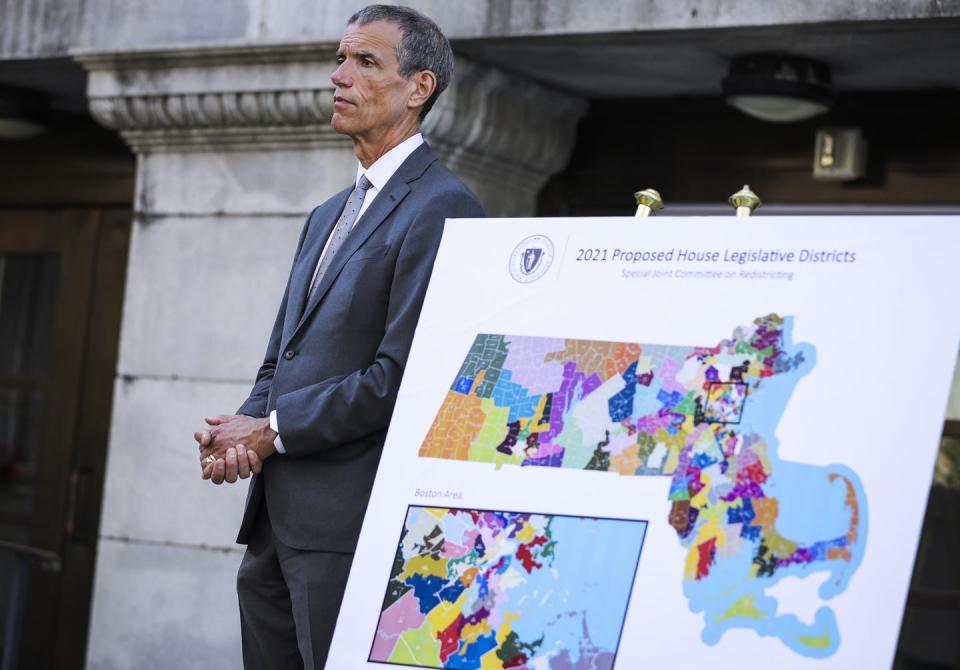 State Sen. Will Brownsberger with draft maps of Massachusetts state legislative districts in Boston, October 12, 2021. <a href="https://www.gettyimages.com/detail/news-photo/co-chairs-of-the-special-joint-committee-on-redistricting-news-photo/1235859937?adppopup=true" rel="nofollow noopener" target="_blank" data-ylk="slk:Erin Clark/The Boston Globe via Getty Images;elm:context_link;itc:0;sec:content-canvas" class="link ">Erin Clark/The Boston Globe via Getty Images</a>