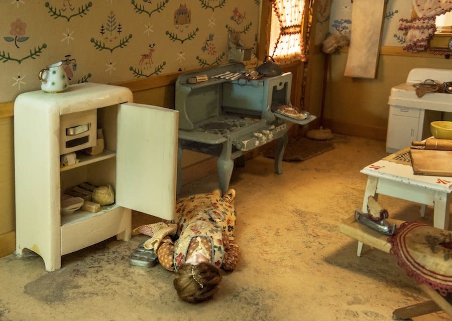 Frances Glessner Lee's "Kitchen," created&nbsp;around 1944-46. It measures approximately 17 by 25 1/4&nbsp;by 24 3/4 inches. (Photo: Courtesy of the Office of the Chief Medical Examiner, Baltimore, MD)