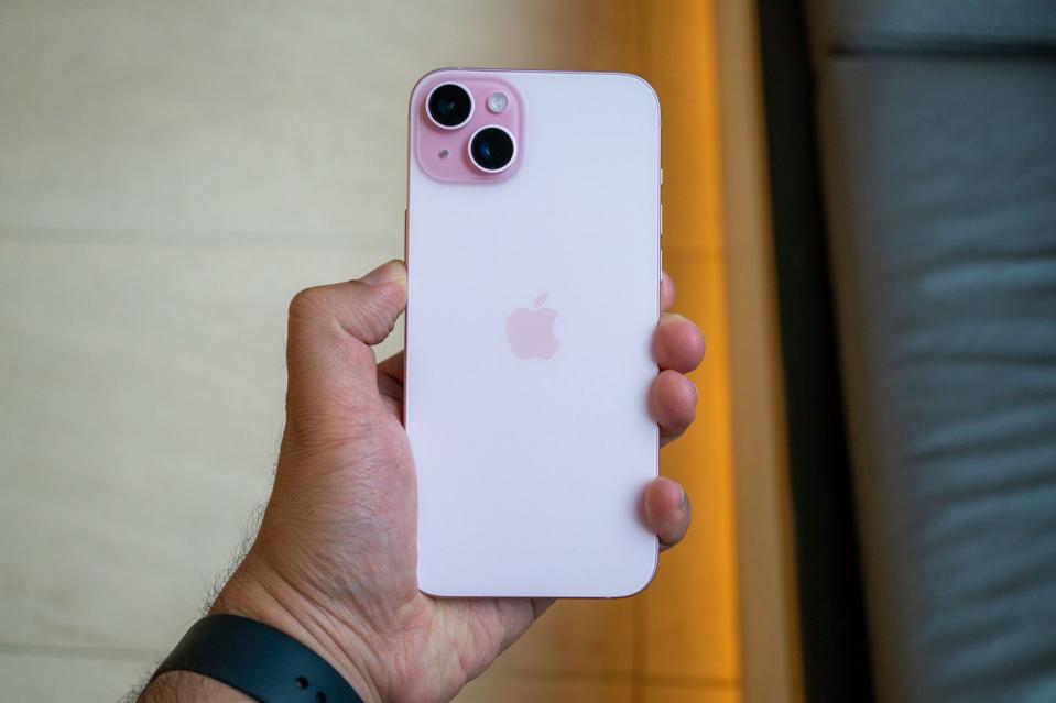 iphone 15 plus review