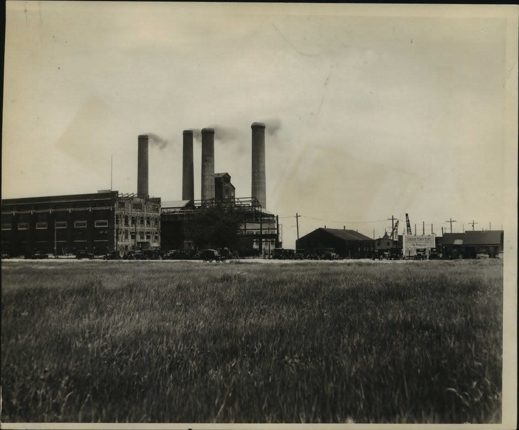 Lakeside Power Plant of Electric Company, pictured in 1928.