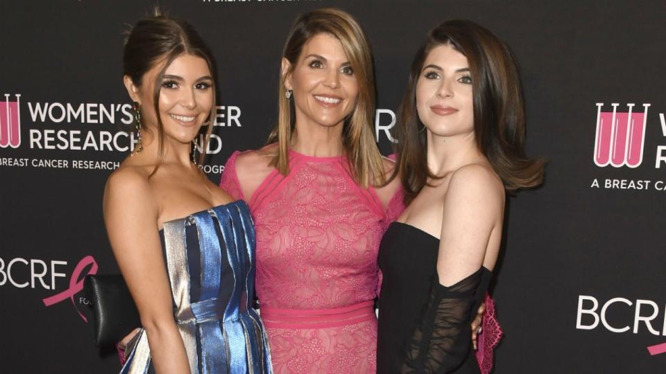 The daughters of Lori Loughlin and Mossimo Giannulli were having a great time together on Monday night.