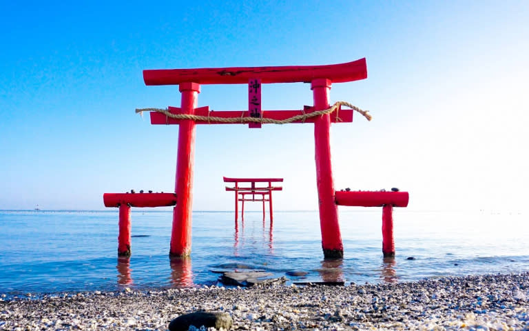 大魚神社三鳥居「海中神社」。（圖／九州佐賀縣太良町提供）