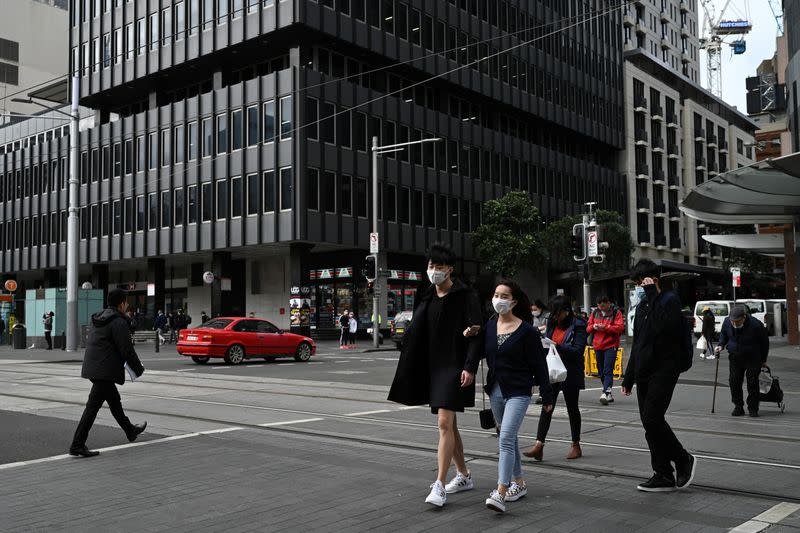 The Wider Image: Chinese students in Australia head home as coronavirus upends study