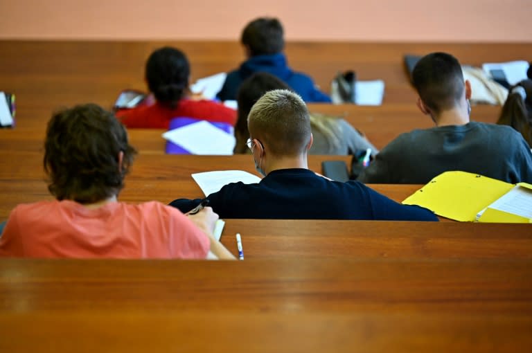 Junge Menschen in Deutschland leiden einer aktuellen Umfrage zufolge ihn hohem Maß unter psychischen Belastungen. In der Befragung für die Studie "Jugend in Deutschland 2024" gaben 51 Prozent der Unter-30-Jährigen an, unter Stress zu leiden. (Damien MEYER)