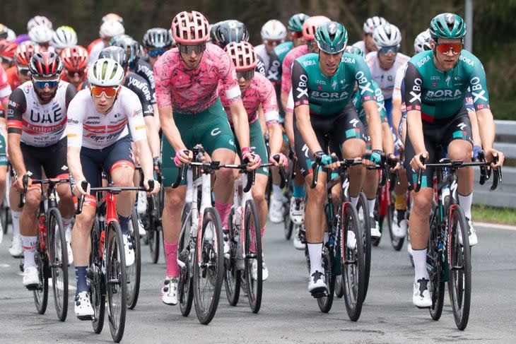 <span class="article__caption">Teams across the peloton are feeling the pinch in the race for points.</span> (Photo: Sebastian Gollnow/picture alliance via Getty Images)