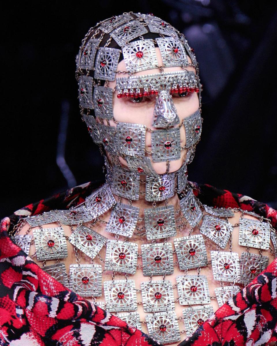 <p>Who needs hair when you can wear elaborate chainmail and call yourself a knight?</p>