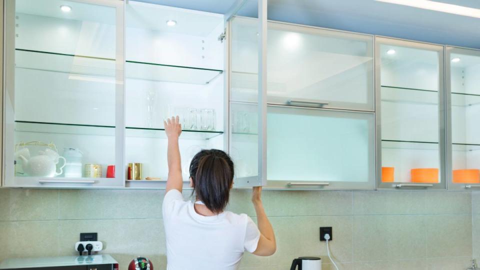 how to clean kitchen cabinets: glass cabinets