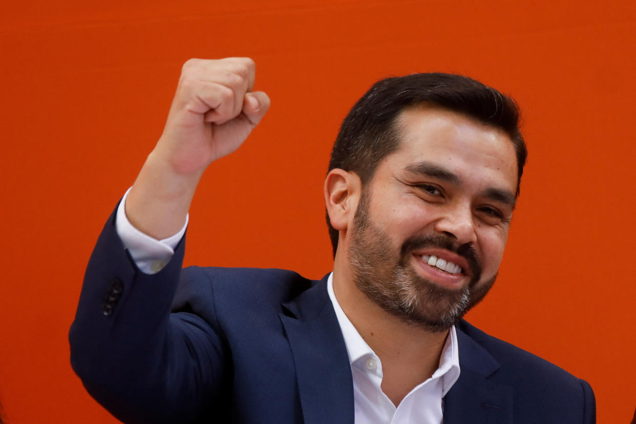 El precandidato a la presidencia por el partido Movimiento Ciudadano, Jorge Álvarez Máynez, en el evento de presentación de su candidatura, en Ciudad de México, México, el 10 de enero de 2024. (REUTERS/Raquel Cunha)