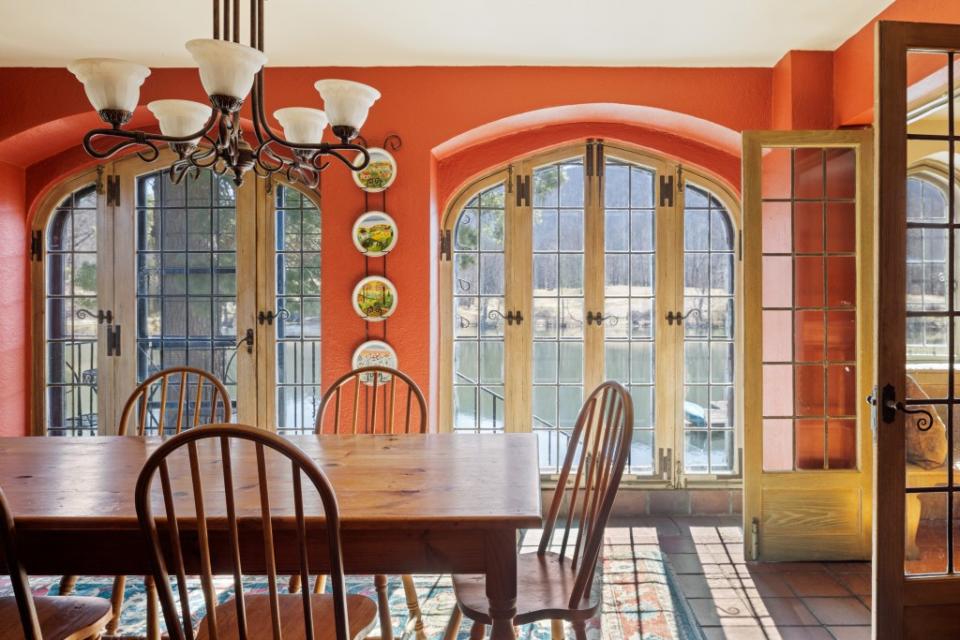 A dining space with massive exposures and plenty of room for guests. Alon Koppel Photography