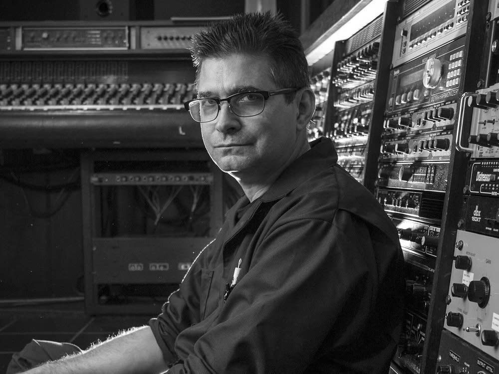 Steve Albini, hier 2014 in seinem Studio in Chicago, gab an, mehrere tausend Alben produziert zu haben. (Bild: imago images/ZUMA Wire)