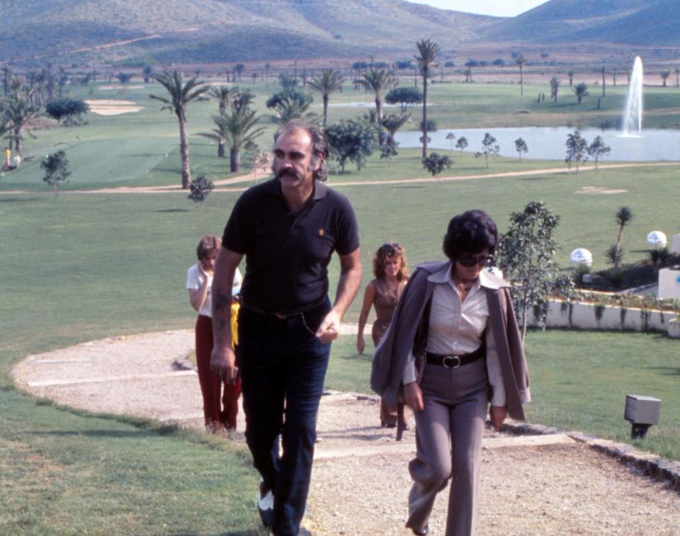 <p>Sean Connery on the golf courses of La Manga del Mar Menor, in October 1973 in Murcia, Spain. </p>