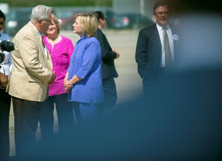 U.S. Democratic presidential nominee Hillary Clinton greets supporters at Cincinnati Municipal Lunken Airport before she addresses the National Convention of the American Legion in Cincinnati, Ohio, U.S. August 31, 2016. REUTERS/Bryan Woolston