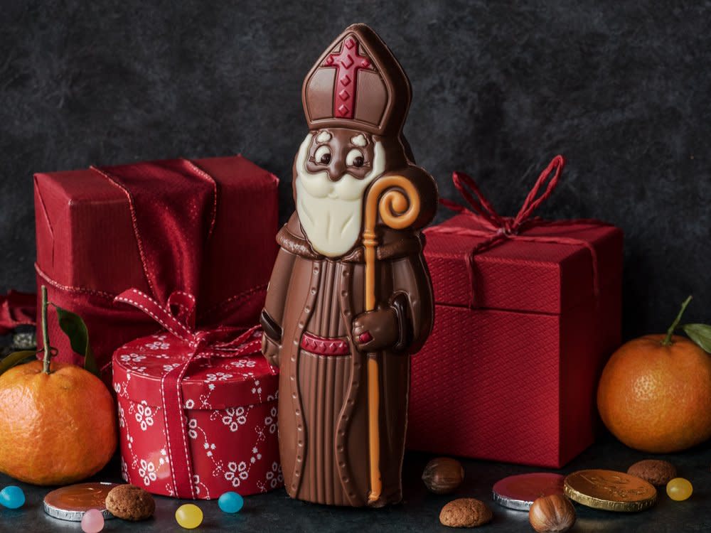 Geschenke, Schokolade und Mandarinen dürfen am 6. Dezember nicht fehlen. (Bild: Nika Art/Shutterstock.com)