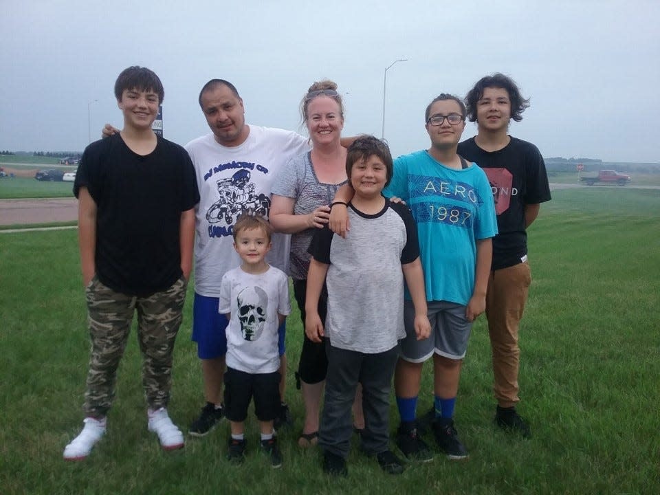 Nathan and Angie Foote with their five children; Naven, Nate, Mason, Lyric and Kyous