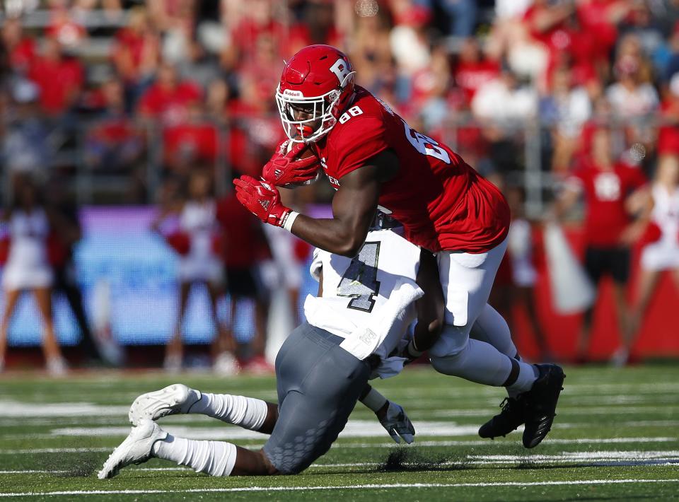 Rutgers tight end Jerome Washington hauled in a pass against Nebraska with a couple of lucky bounces and some strong lower-body muscles. (Getty Images)