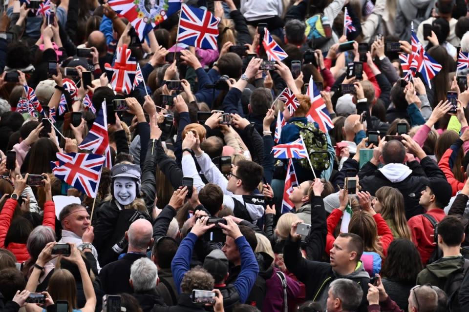 The crowd during the Platinum Jubilee Pageant in front of Buckingham Palace on Sunday. Last week saw the busiest Wednesday for cash machine withdrawals since before the coronavirus pandemic, although Sunday was quieter for withdrawals than expected, according to ATM network Link (Ben Stansall/PA) (PA Wire)