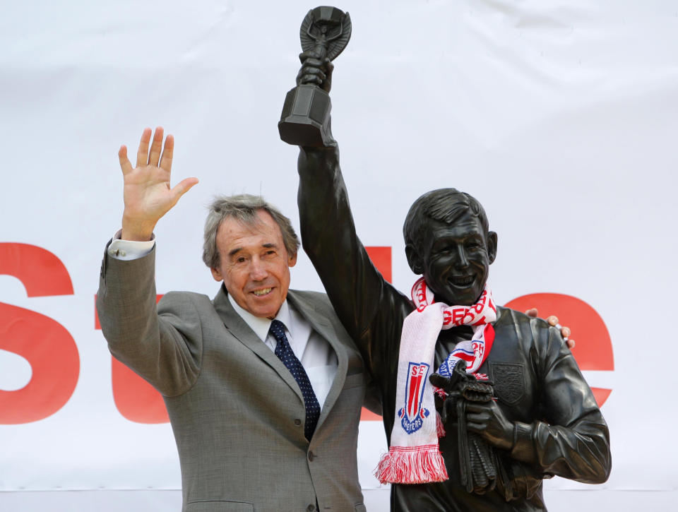 <p>Gordon Banks stands next to the new Gordon Banks statue at the Britannia Stadium. </p>