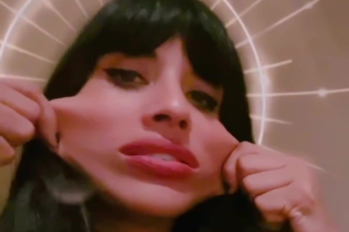 Jameela Jamil reveals her ‘elastic skin’ from health battle  (Jameela Jamil/TikTok)