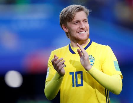 El centrocampista sueco Emil Forsberg festeja tras convertir frente a Suiza en su duelo por los octavos de final de la Copa del Mundo de la FIFA en San Petersburgo, Rusia, jul 03, 2018. REUTERS/Lee Smith