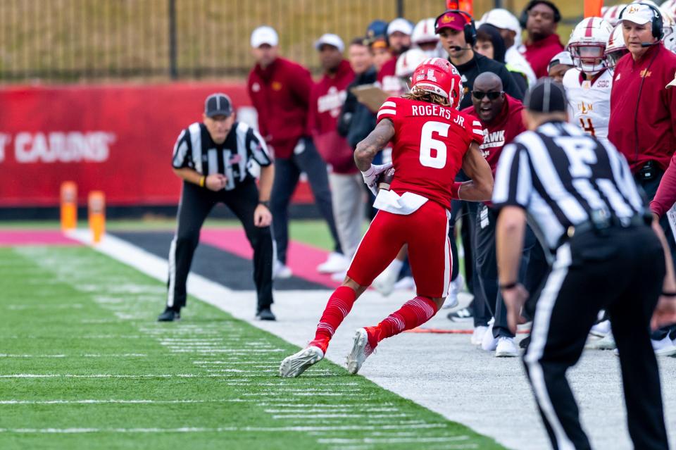 Errol Rogers Jr gets both feet in for a catch as ULM Warhawks take on the Louisisana Ragin Cajuns Saturday, Nov. 27, 2021.