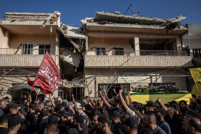 Israel bombardea el sur del Líbano para frustrar ataque de venganza de Hezbolá