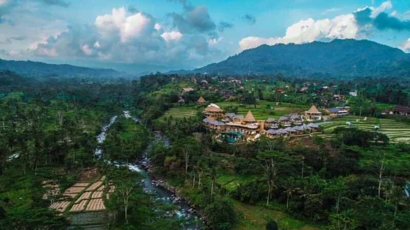 bali - scenic mountains