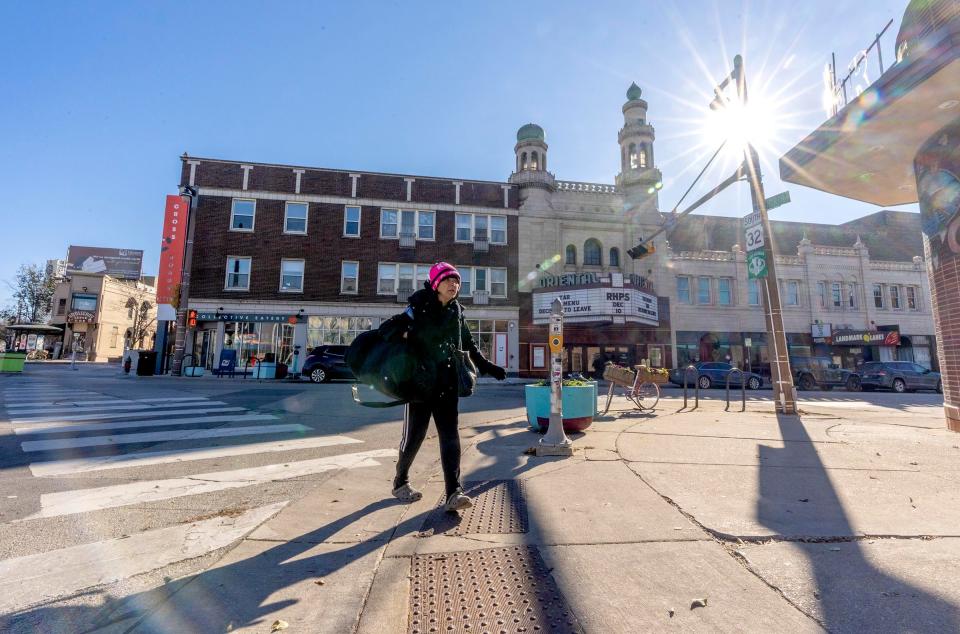 A city plan to pay for safer streets near East North Avenue between North Prospect Avenue and the Milwaukee River has been endorsed by a Common Council committee.