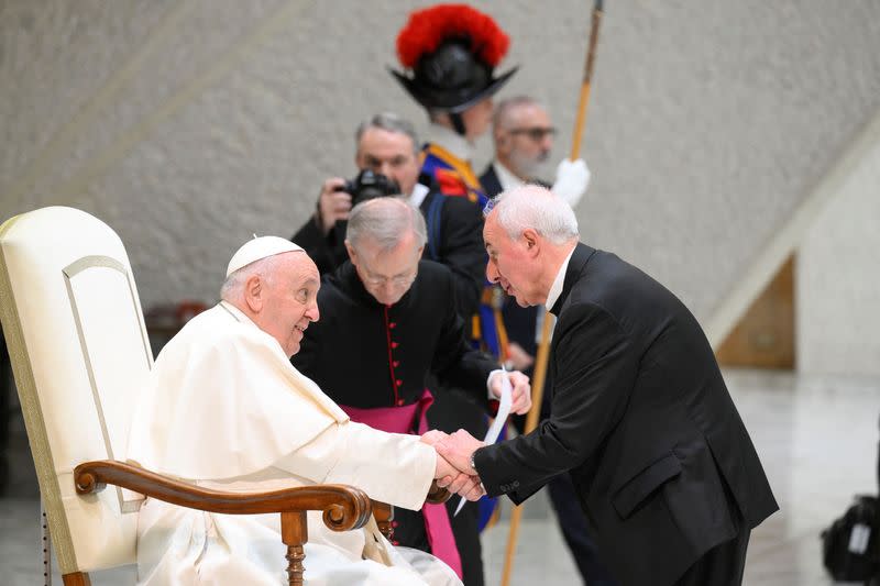 Pope Francis meets with Rho's parishes faithful at Vatican
