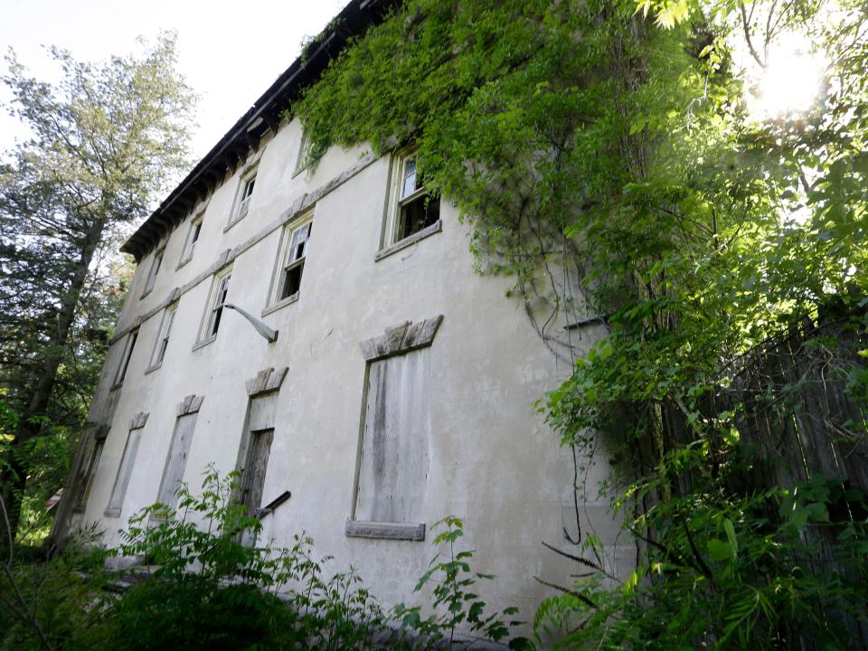 abandoned mcneal mansion new jersey