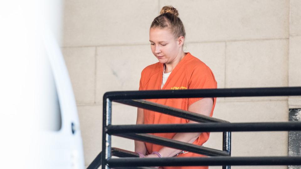 intelligence industry contractor reality winner accused of leaking nsa documents pleads not guilty