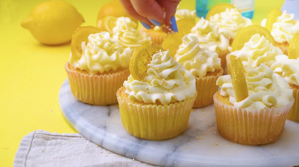 Gin and Prosecco Lemon Drizzle Cupcakes