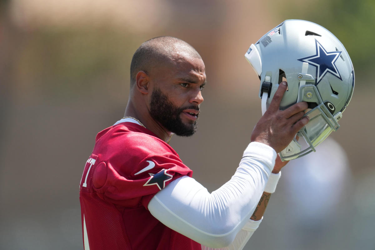 LOOK! Dak Prescott supports former teammate Ezekiel Elliott by wearing OSU  jersey